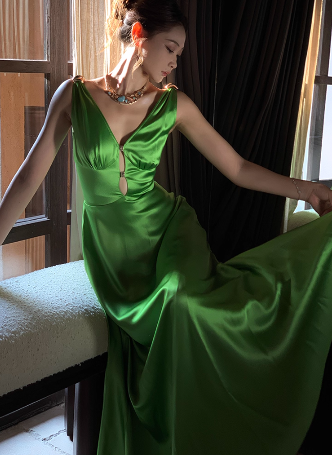Classic Green A Line V Neck Satin Long Prom Dress Party Dress SH4031
