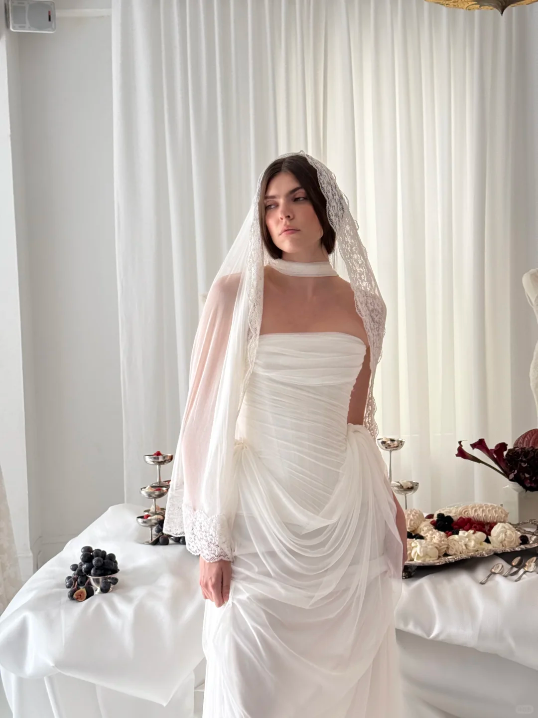 Simple Ball Gown Strapless Pleated White Tulle Wedding Dress SH4992