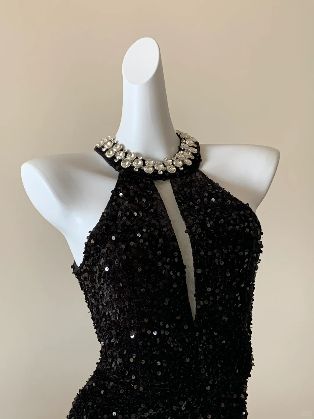Sexy Sheath Halter Rhinestone Black Sequin Short Mini Homecoming Dress Cocktail Dress SH3152
