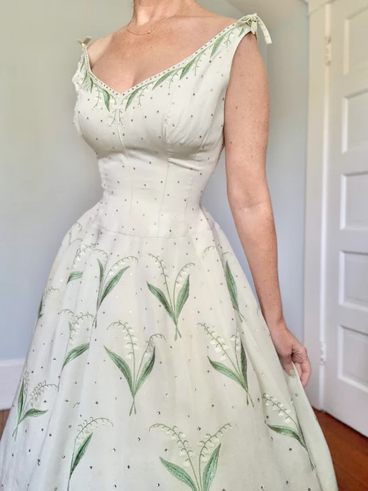Lily of the Valley Embroidery Exquisite V Neck Satin Party Dress Prom Dress SH3596