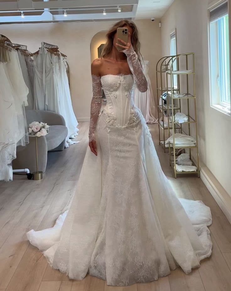 White Ball Gown Strapless Appliques Corset Lace Long Wedding Dress SH7337