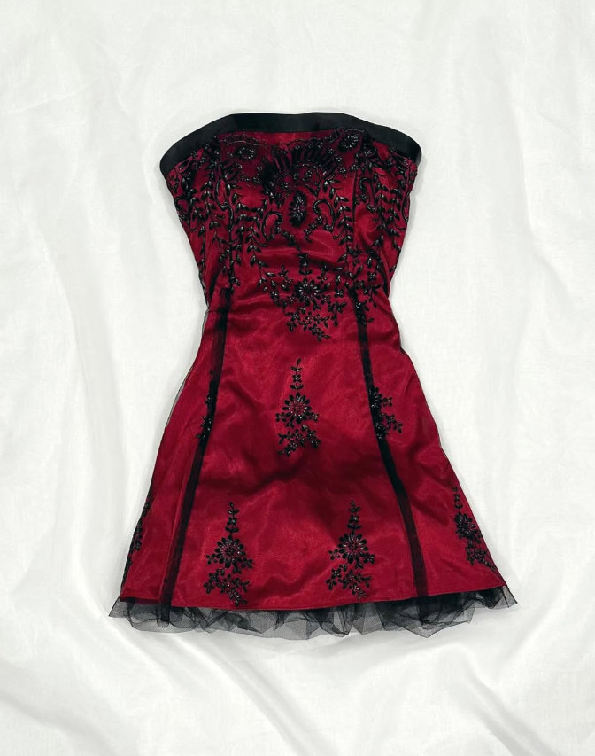 Black Appliques A Line Strapless Black Tulle Burgundy Satin Short Homecoming Dress Birthday Dress Outfits SH3540