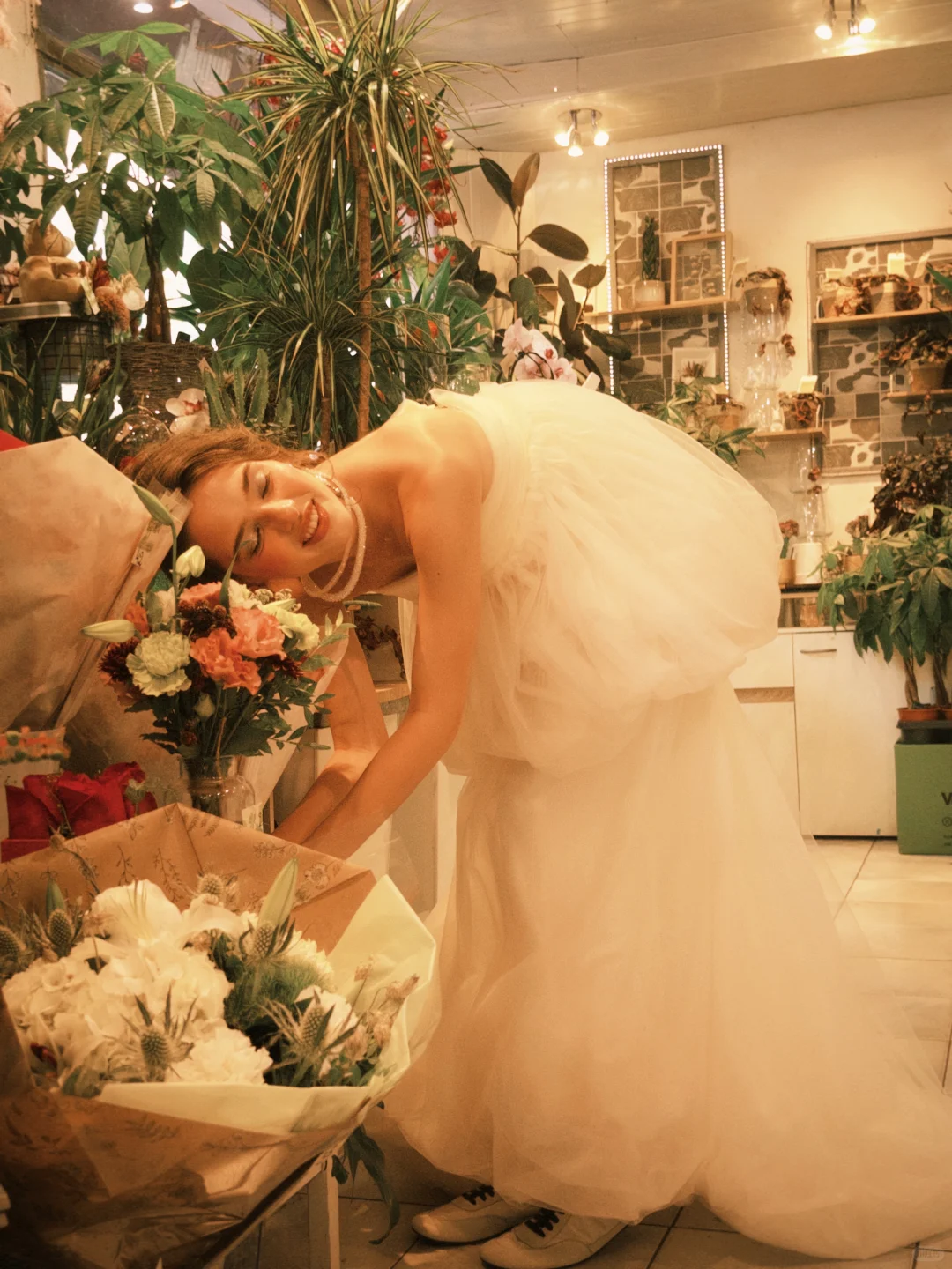 Cute Unique Mermaid Strapless White Tulle Long Wedding Dress SH5100
