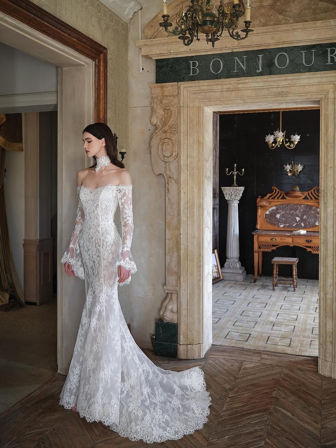 Pretty Mermaid Long Sleeve White Exquisite Lace Wedding Dress SH8004