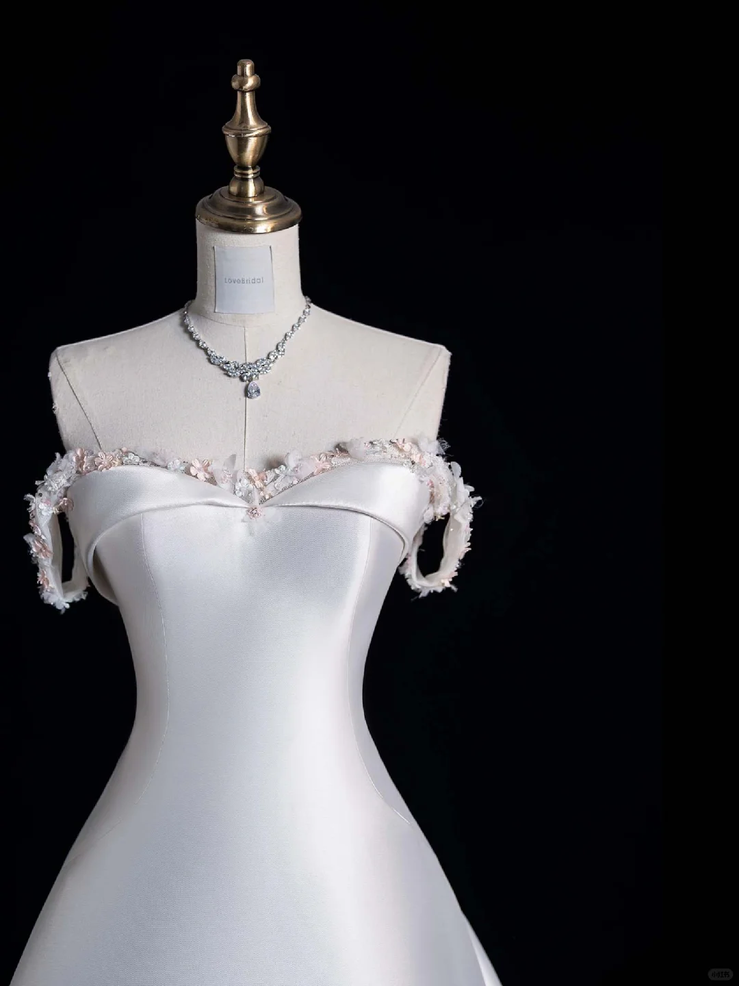 Elegant A Line Spaghetti Strap Beaded White Satin Wedding Dress Prom Dress SH4112