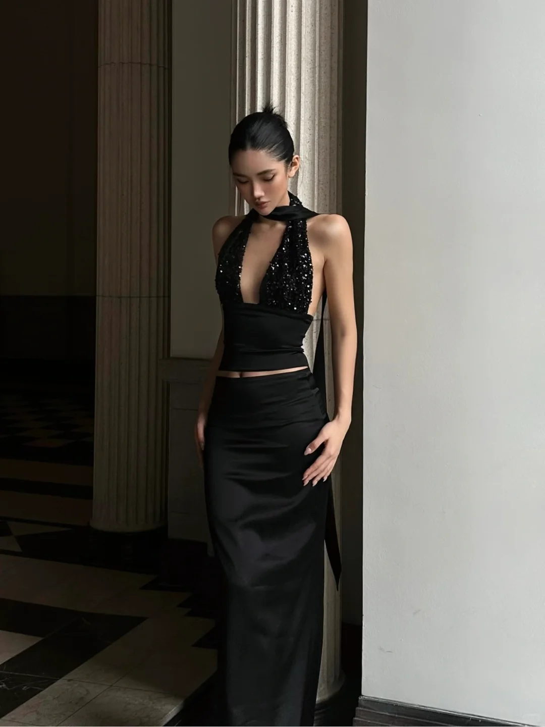 Sexy Two Piece Sheath Halter Black Sequin Satin Prom Dress Evening Dress Formal Gown SH3930