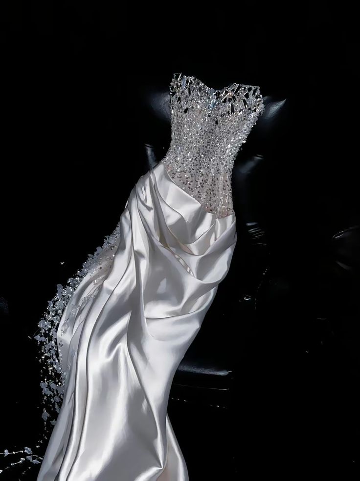 Shiny Sheath Sweetheart Neck Sequin Beaded Satin Prom Dress Evening Dress with Slit SH2537