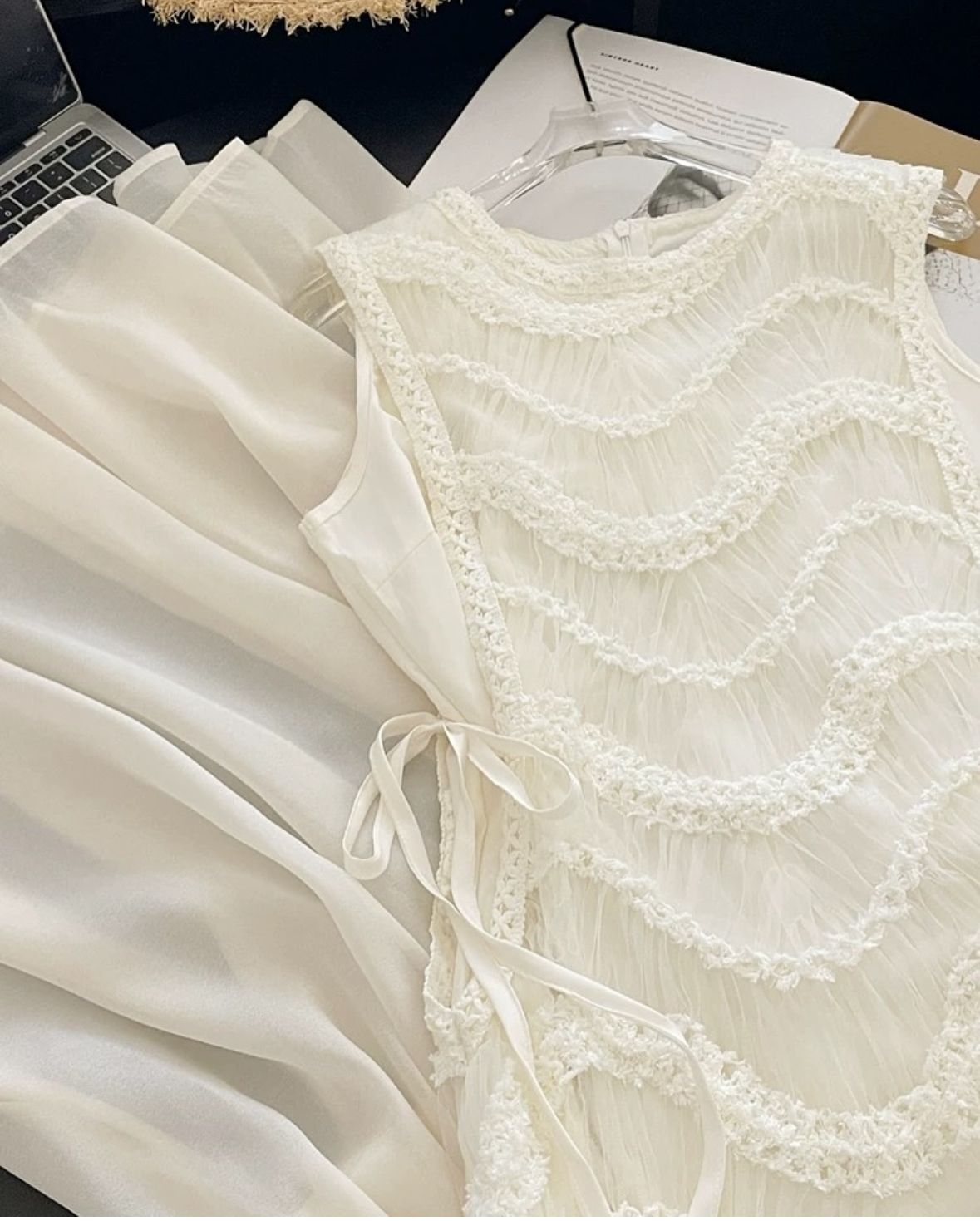 Simple White A Line Round Neck Lace Chiffon Party Dress Outfits SH4259