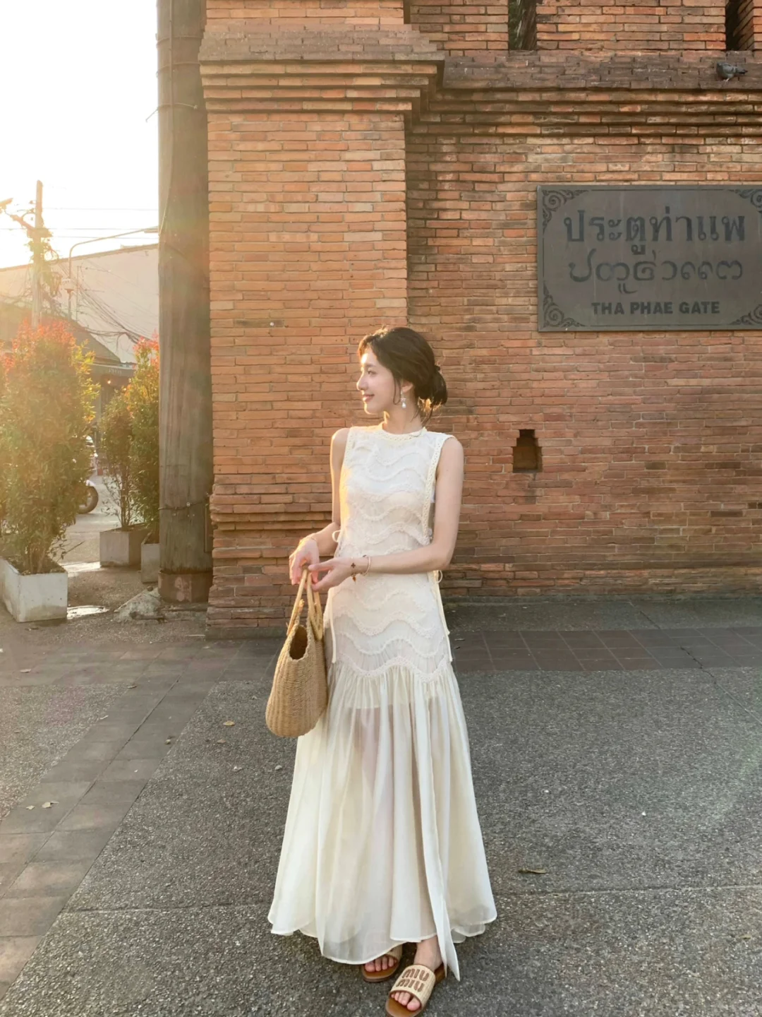 Simple White A Line Round Neck Lace Chiffon Party Dress Outfits SH4259
