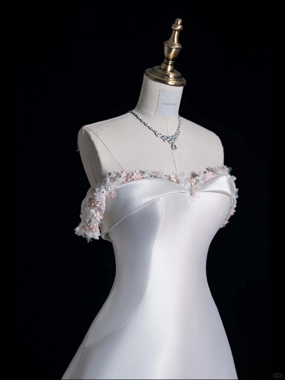 Elegant A Line Spaghetti Strap Beaded White Satin Wedding Dress Prom Dress SH4112