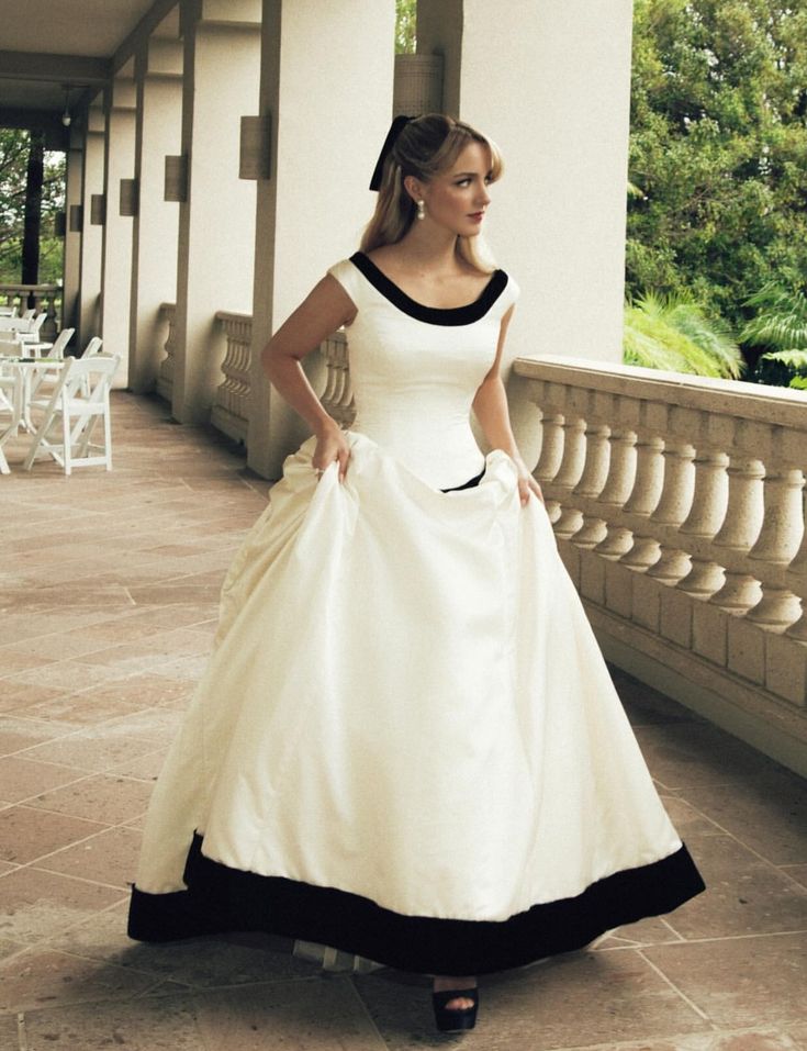 Classic A Line Round Neck White-black Satin Long Wedding Dress SH8494