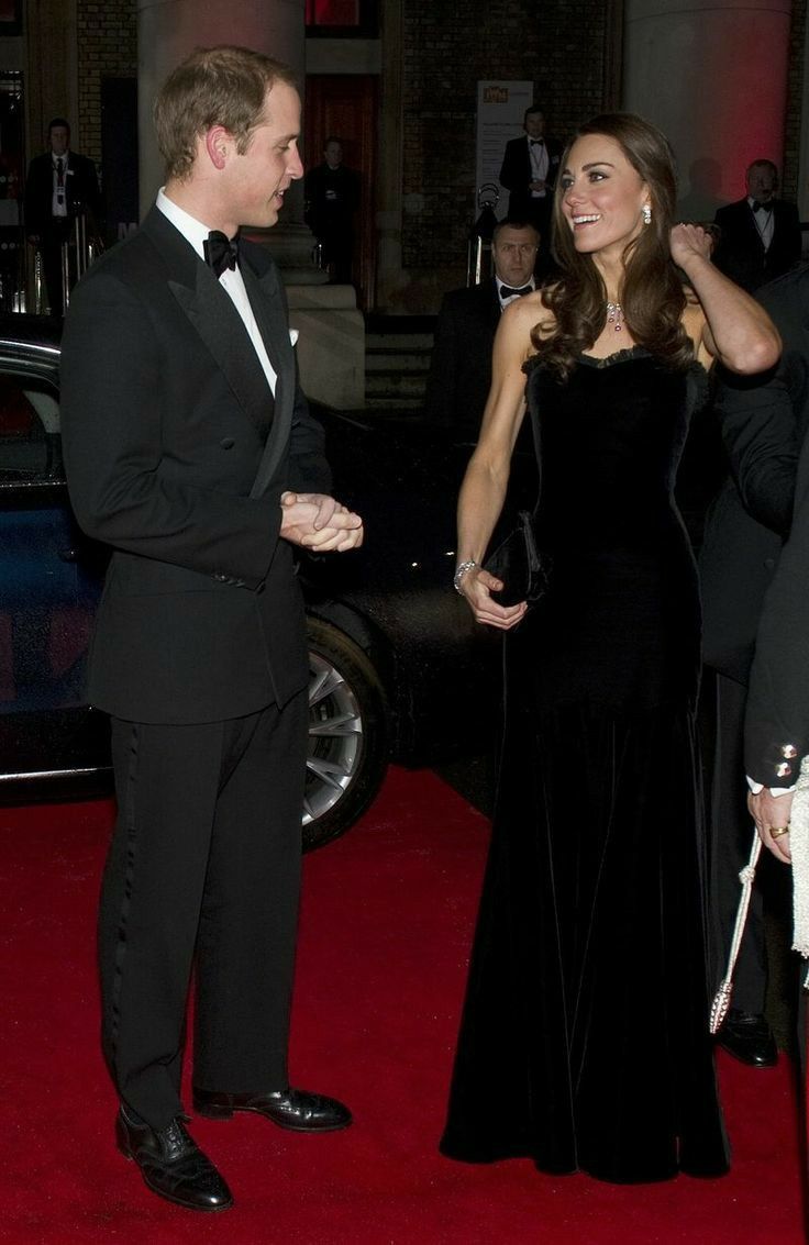 Black Elegant A Line Strapless Velvet Long Prom Dress Evening Dress SH3458