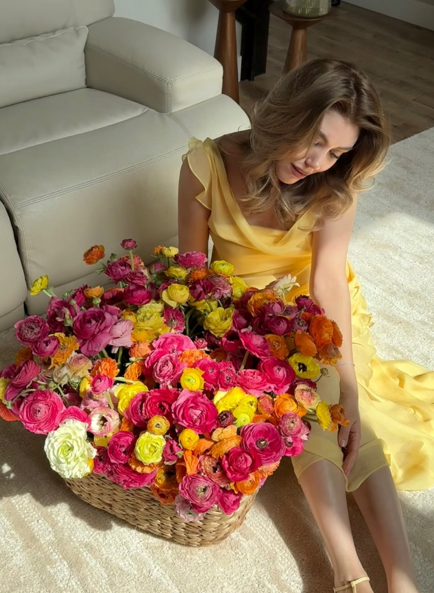 Pretty Yellow Sheath Strap Ruffle Chiffon Long Vacation Dress Outfits SH4003