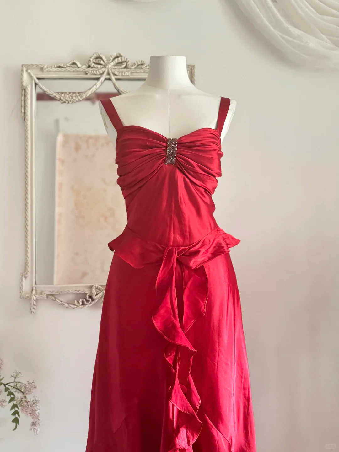 Vintage Red A Line Straps Ruffle Satin Prom Dress Wedding Guest Dress with Slit SH4553