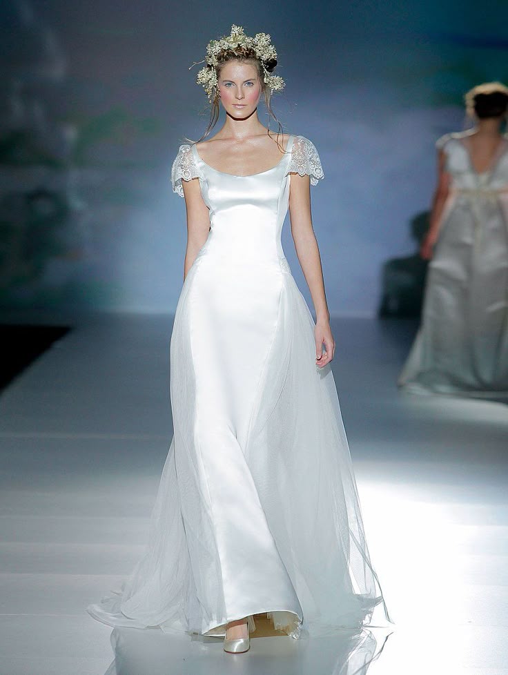 Elegant A Line Small Flying Sleeves White Lace Satin Tulle Long Evening Dress Wedding Dress SH2686