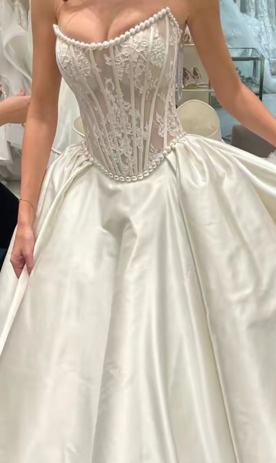 Pretty Ball Gown Strapless Corset Pearl White Lace Satin Long Wedding Dress SH8711