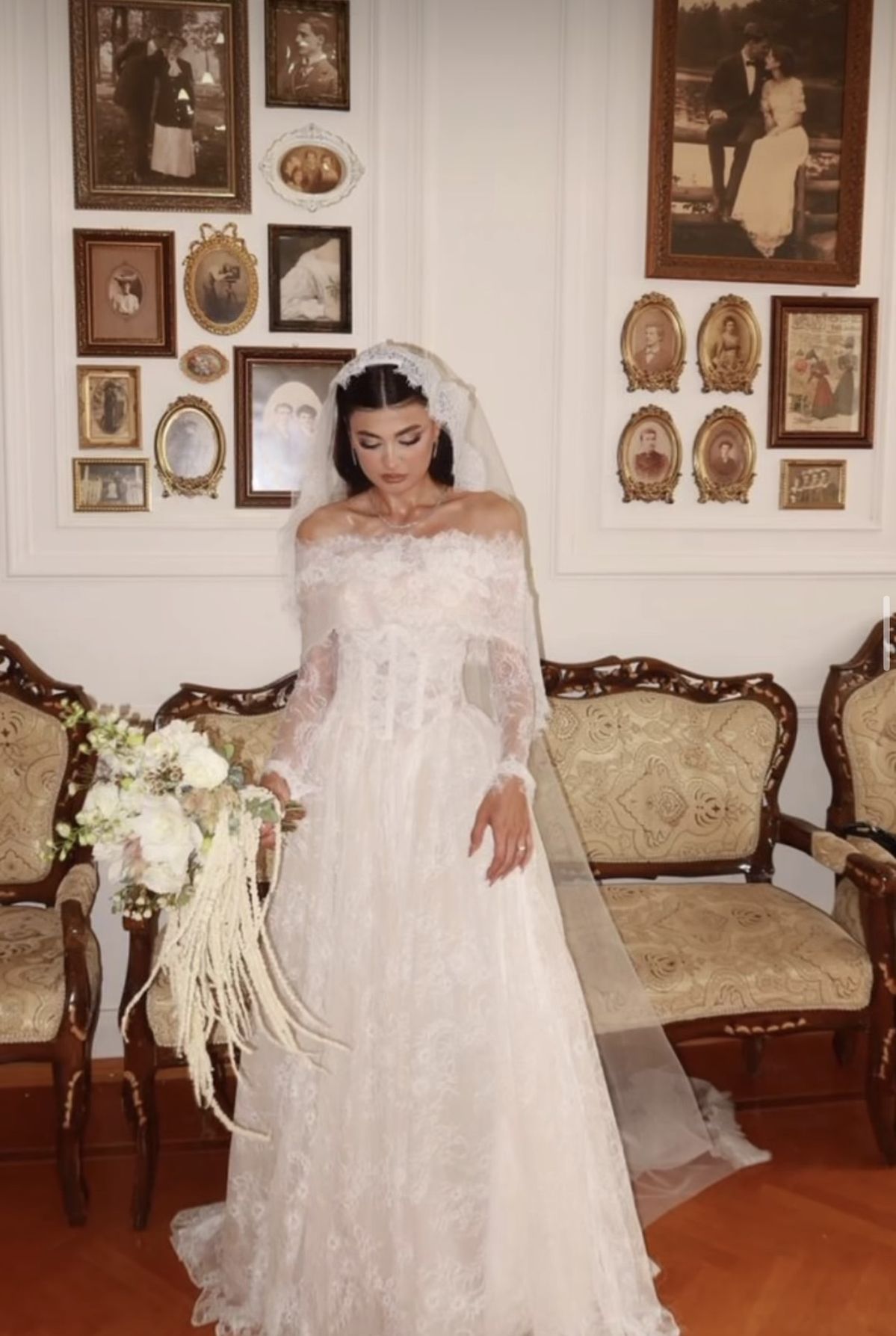 White A Line Long Sleeve Exquisite White Lace Long Wedding Dress SH8728