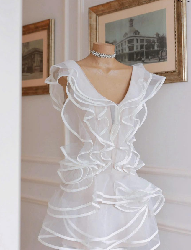 White A Line V Neck Ruffle Layered Tulle Short Homecoming Dress Outfits SH4431