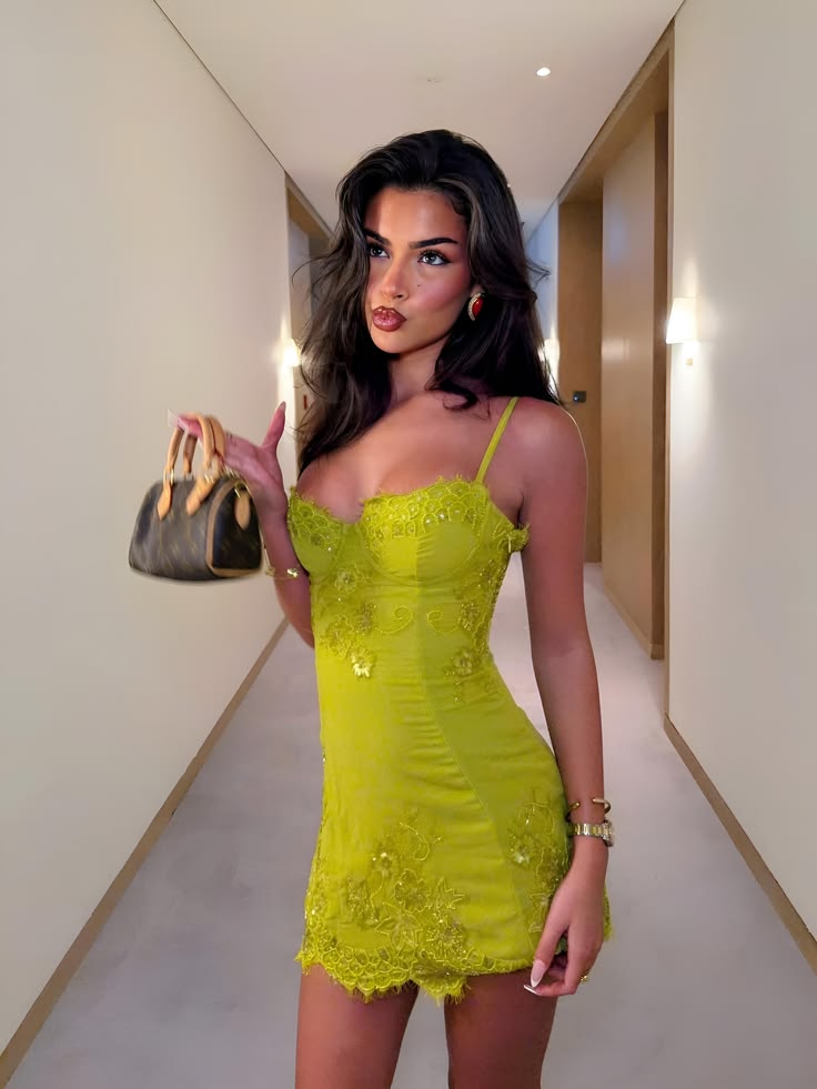 Green Sheath Spaghetti Strap Appliques Satin Short Homecoming Dress SH8434