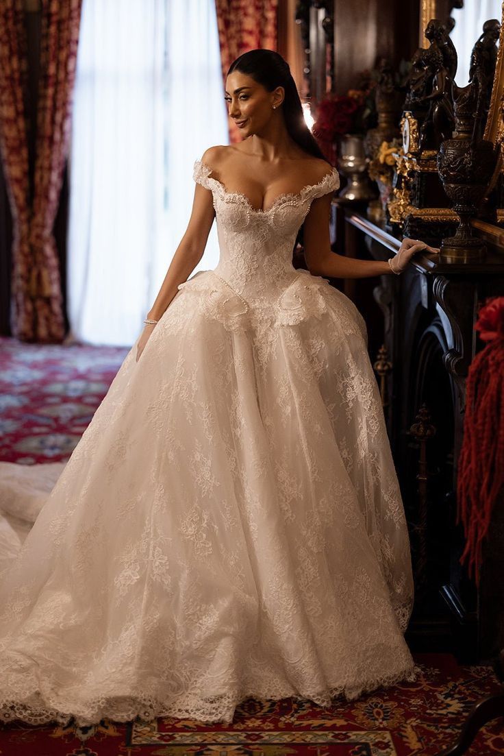 Luxurious Ball Gown Off the Shoulder Pearl Lace Long Wedding Dress SH7334