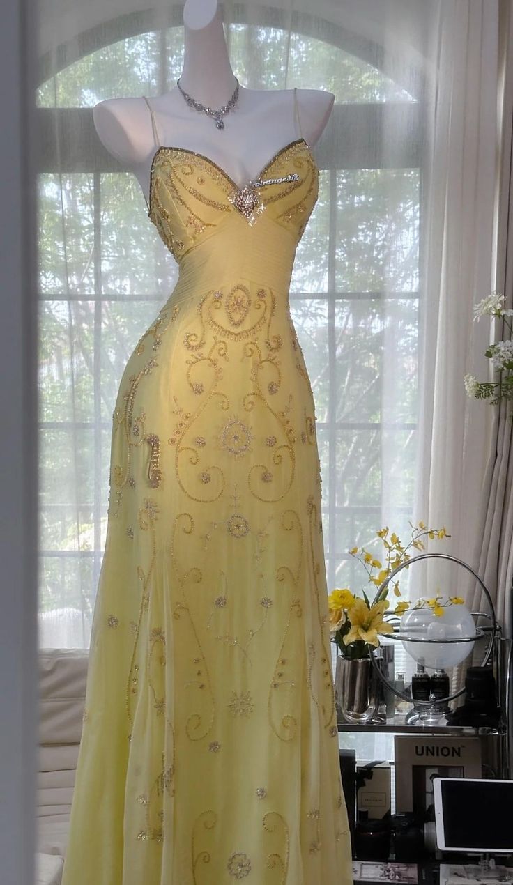 Gorgeous Yellow Spaghetti Strap A Line Chiffon Beaded Long Prom Dress SH2901