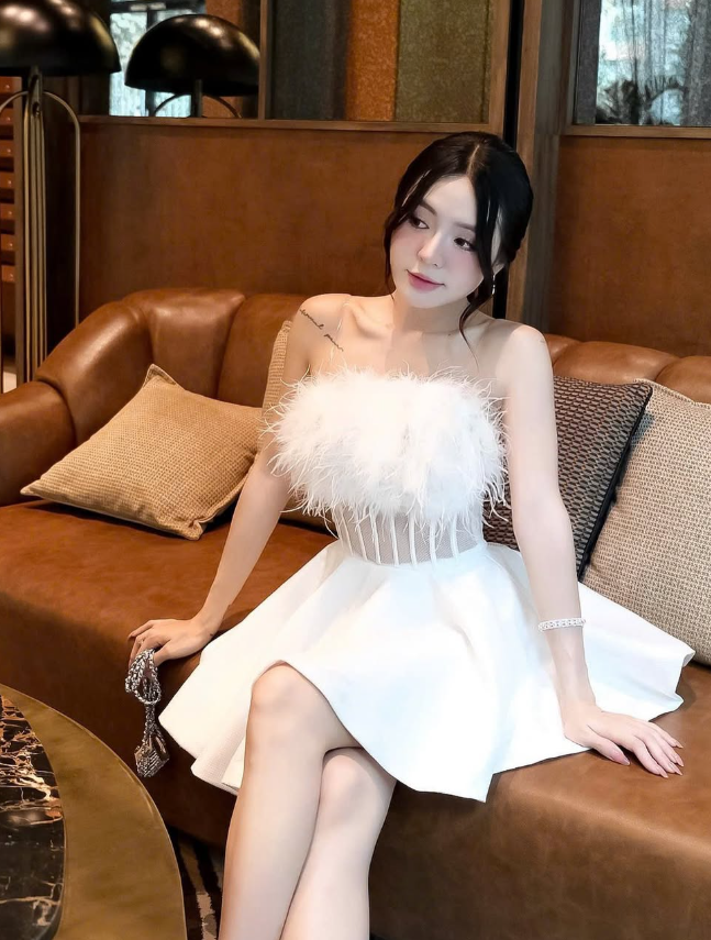 Cute White A Line Strapless Corset Feather Satin Short Homecoming Dress Cocktail Dress SH3303