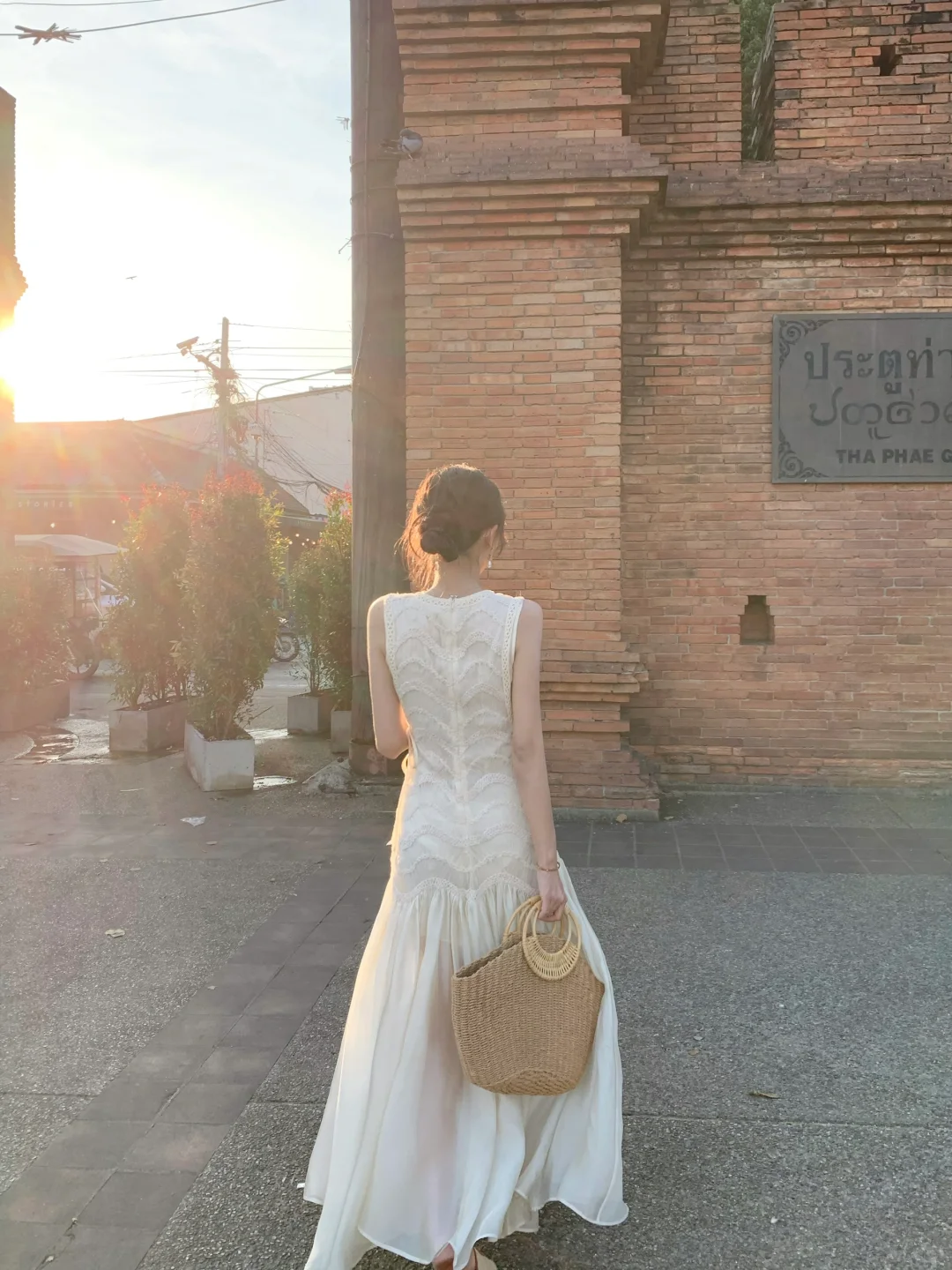 Simple White A Line Round Neck Lace Chiffon Party Dress Outfits SH4259