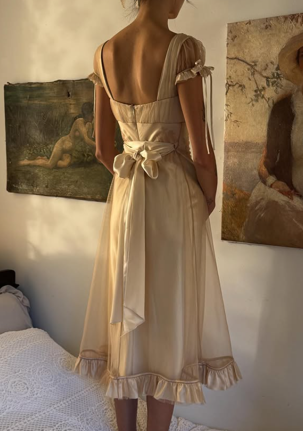 Vintage A Line V Neck Embroidered Tulle Satin Outfits Dress SH5269