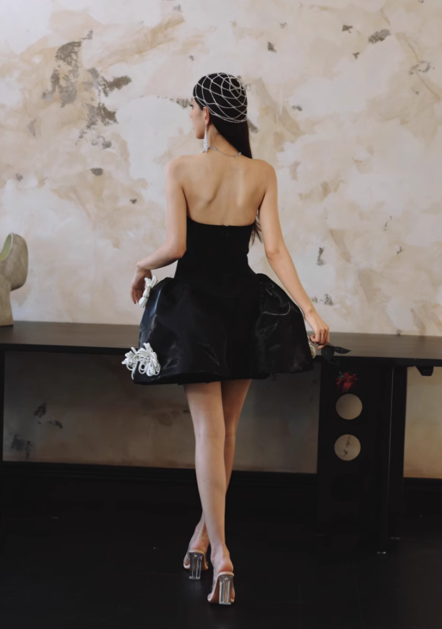 Black Sexy A Line Sweetheart Neck White Appliques Satin Short Homecoming Dress Cocktail Dress SH3575