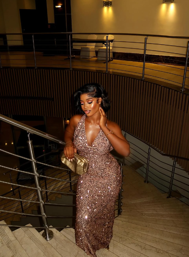 Sexy Sheath Halter Sequin Open Back Prom Dress Evening Dress SH2400