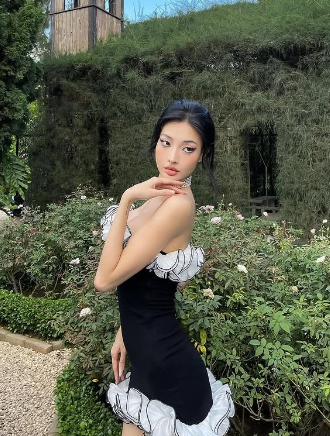 Sexy Classic White-Black Sheath Strapless Satin Short Homecoming Dress Outfits SH5478