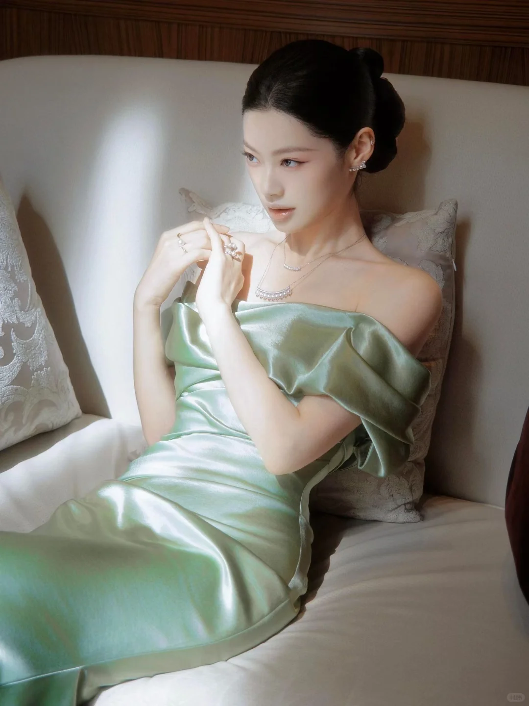 Elegant Mermaid Off the Shoulder Green Satin Long Prom Dress SH5205