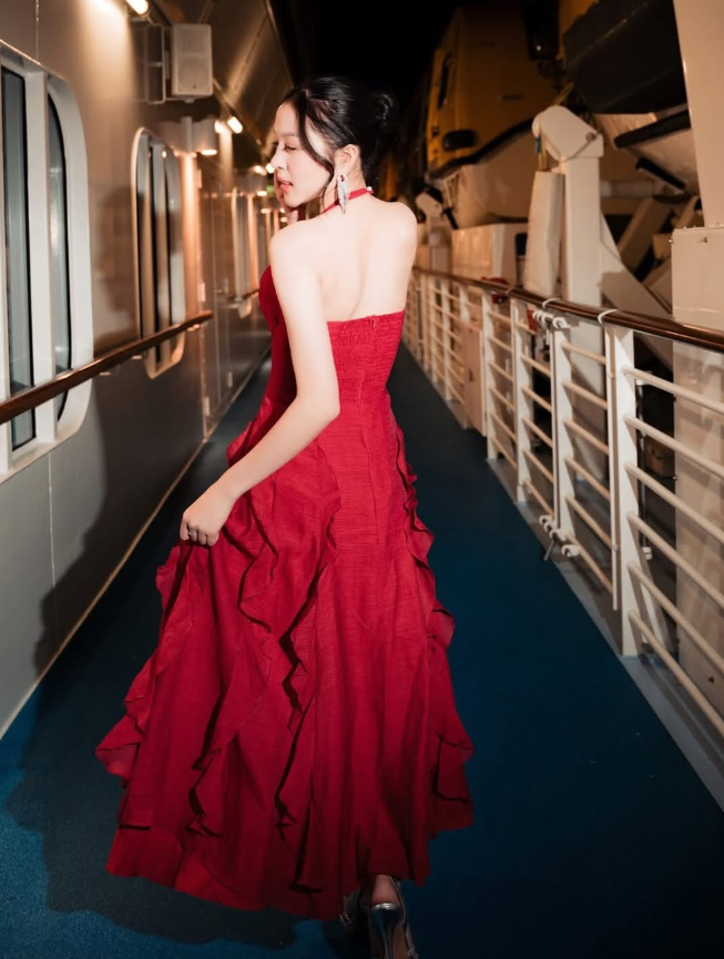 Sexy A Line Halter Burgundy Ruffle Chiffon Backless Long Prom Dress SH5295