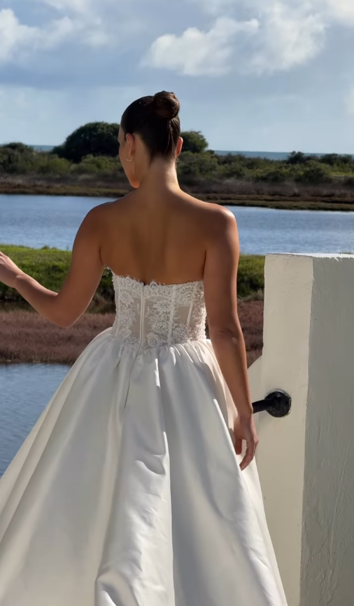 Sweety White Ball Gown Sweetheart Neck Pearl Lace Satin Long Wedding Dress SH4774