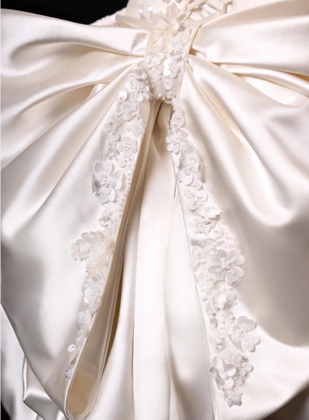 Bow Ivory A Line Sweetheart Neck Lace Satin Mini Homecoming Dress Cocktail Dress SH3314