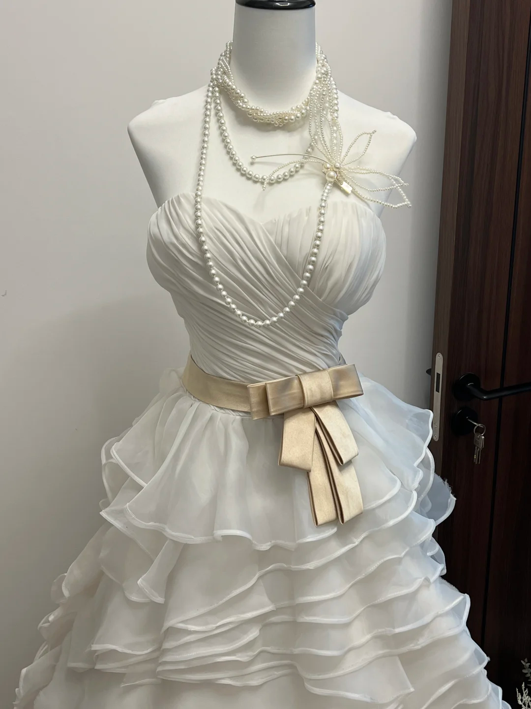 Vintage A Line Sweetheart Neck Layered White Chiffon Long Prom Dress Wedding Dress SH3031