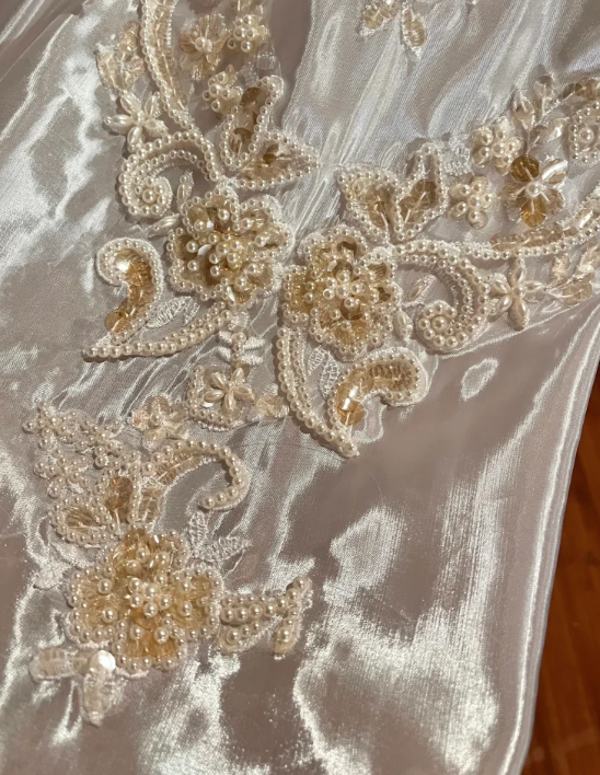 Vintage Ball Gown Puff Beaded Appliques White Satin Prom Dresses 18th Birthday Dresses SH4644