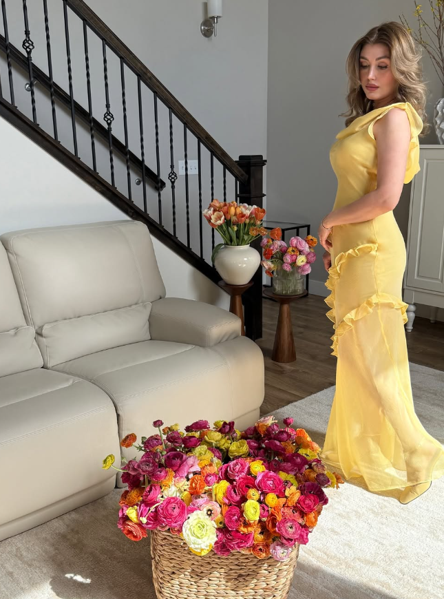 Pretty Yellow Sheath Strap Ruffle Chiffon Long Vacation Dress Outfits SH4003