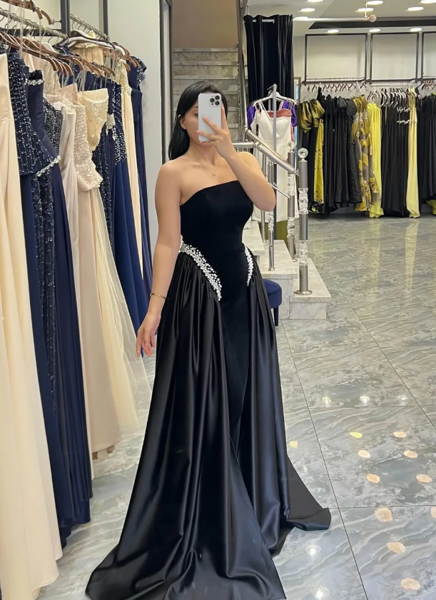 Pretty Black A Line Strapless Beaded Velvet Satin Long Prom Dress Wedding Guest Dress SH5408