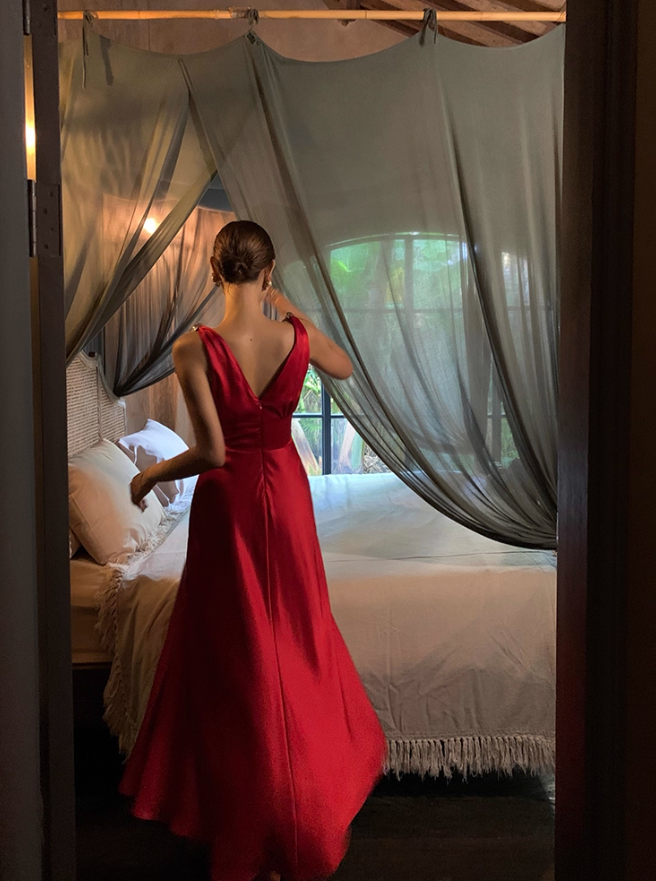 Classic Red A Line V Neck Satin Long Prom Dress Party Dress SH4030