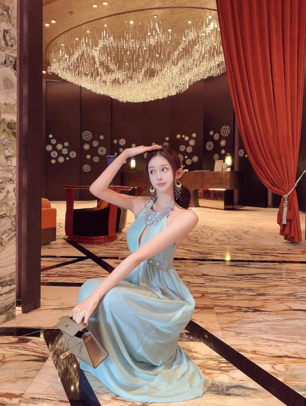 Gentle Baby Blue A Line Halter Beaded Chiffon Open Back Evening Dress Party Dress SH3482