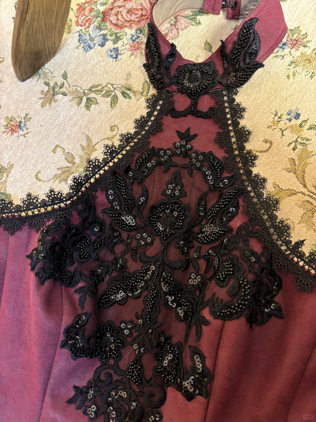 Sexy Burgundy Mermaid Halter Black Appliques Satin Homecoming Dress Cocktail Dress SH3708