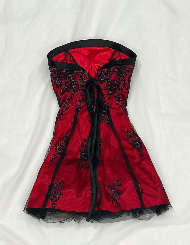 Black Appliques A Line Strapless Black Tulle Burgundy Satin Short Homecoming Dress Birthday Dress Outfits SH3540
