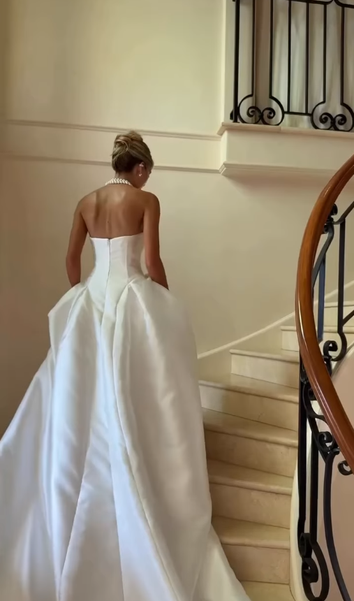 Stunning Ball Gown Strapless White Satin Long Wedding Dresses SH4701