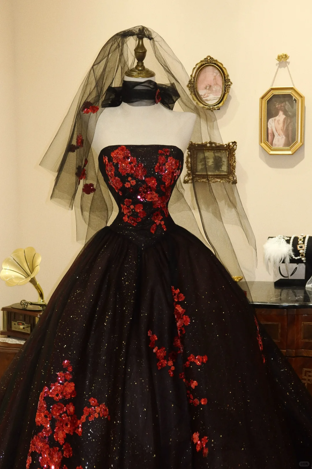 Black Sequin Appliques Ball Gown Strapless Long Prom Dress Evening Dress SH3673