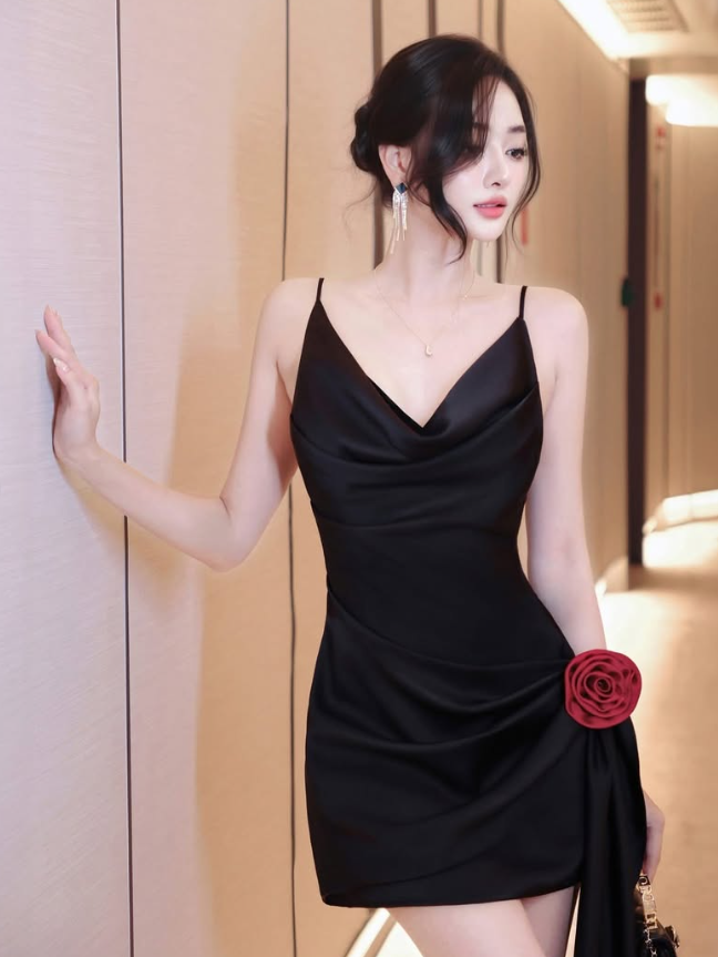 Burgundy A Line Spaghetti Straps Pleated Satin Short Homecoming Dress Outfits SH4430