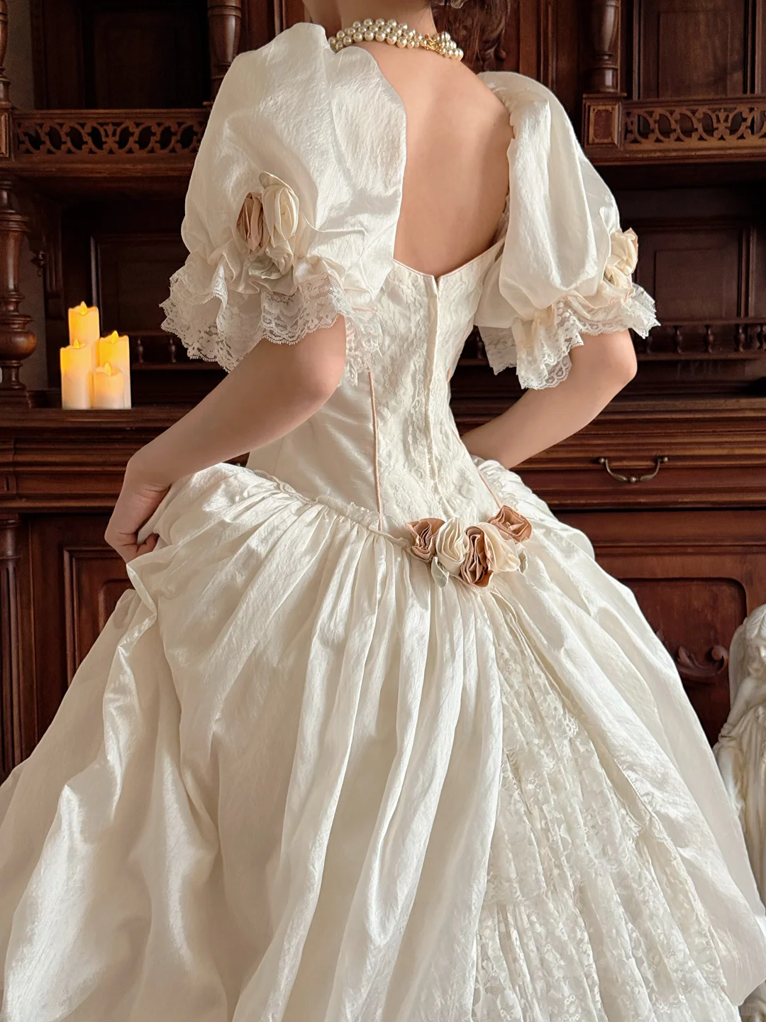 Vintage Retro Ball Gown Off the Shoulder Lace Satin Wedding Dress Prom Dress SH5883