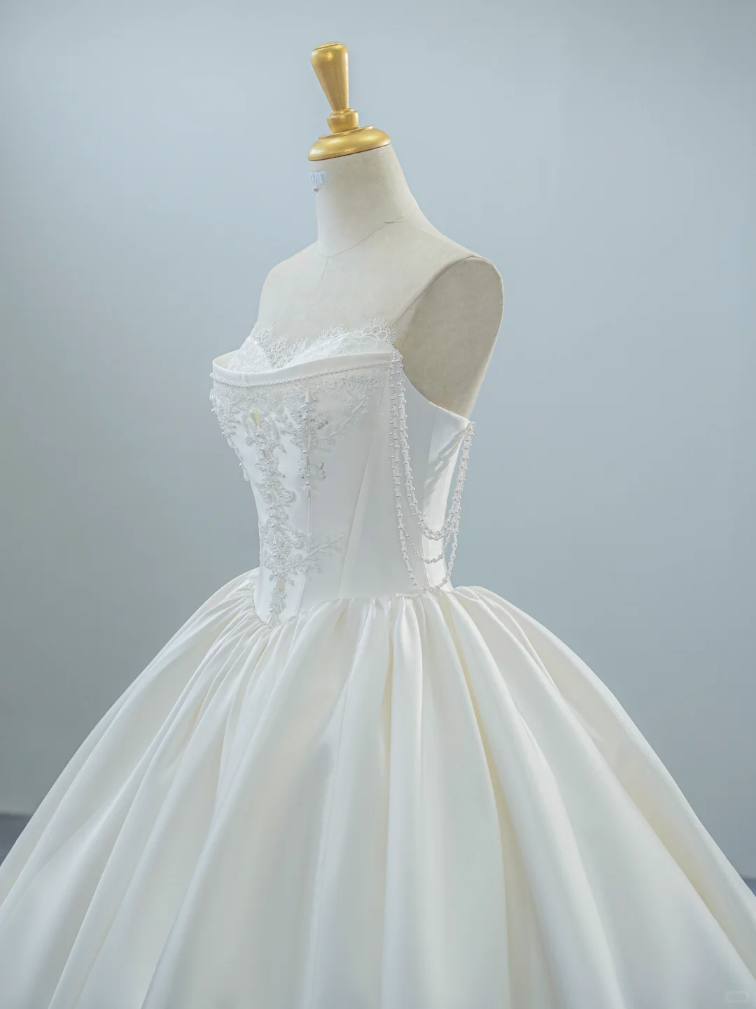 White Pearl Ball Gown Strapless Lace Satin Long 16th Birthday Dress Wedding Dress SH3962