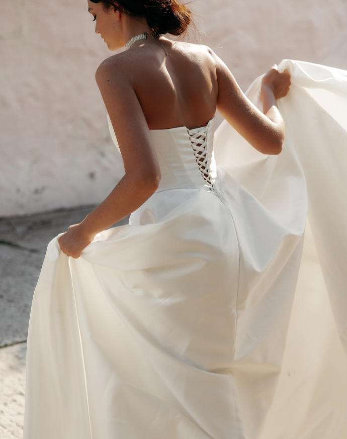 Simple Ball Gown Strapless White Satin Wedding Dress SH4121