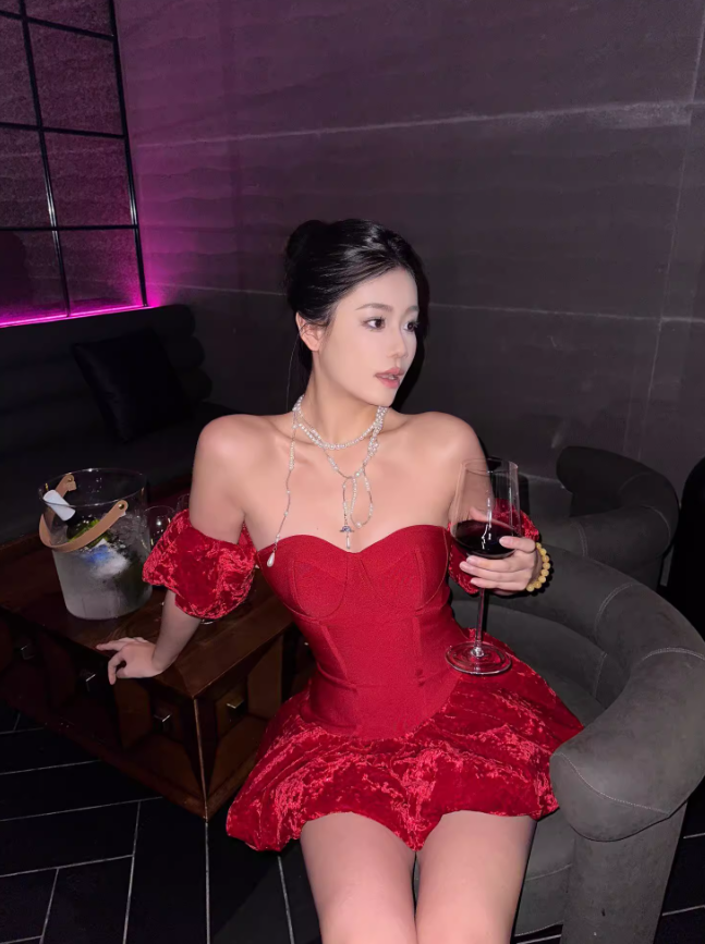 Red A Line Off the Shoulder Satin Velvet Short Homecoming Dress Cocktail Dress SH3383
